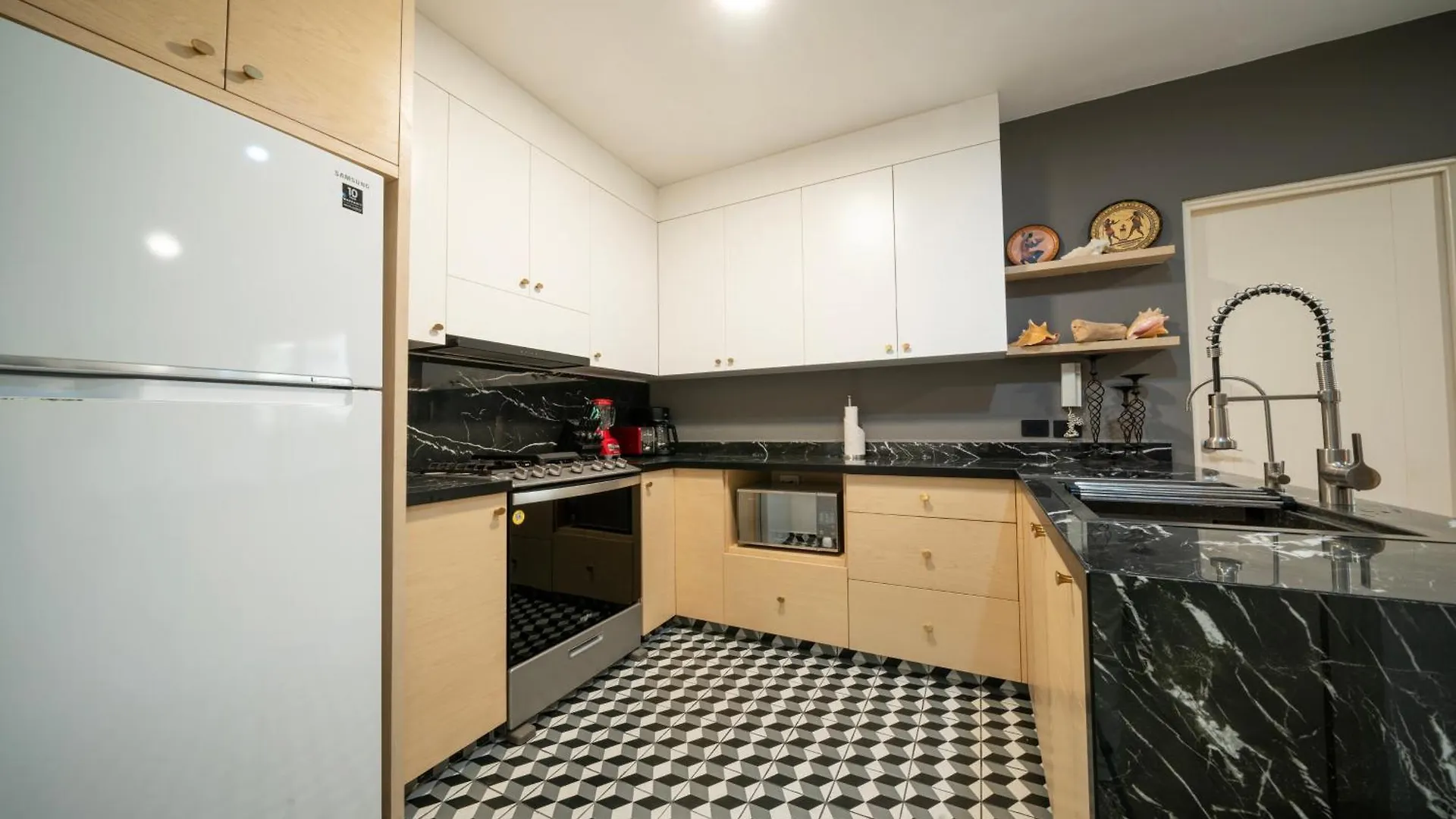 Peregrina - 3 Bedroom Condo In Center Of Playa Del Carmen 0*,  Mexiko